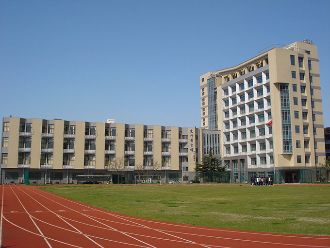 上海建峰職業(yè)技術學院附屬高級中學