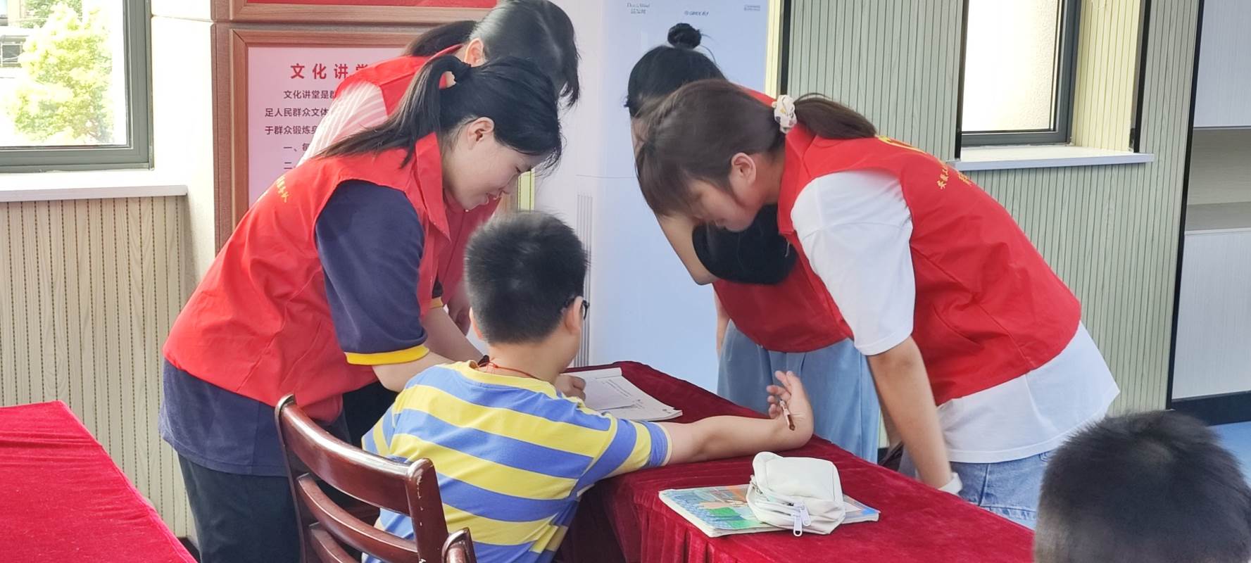 禁毒防拐小課堂，志愿服務(wù)大愛(ài)心