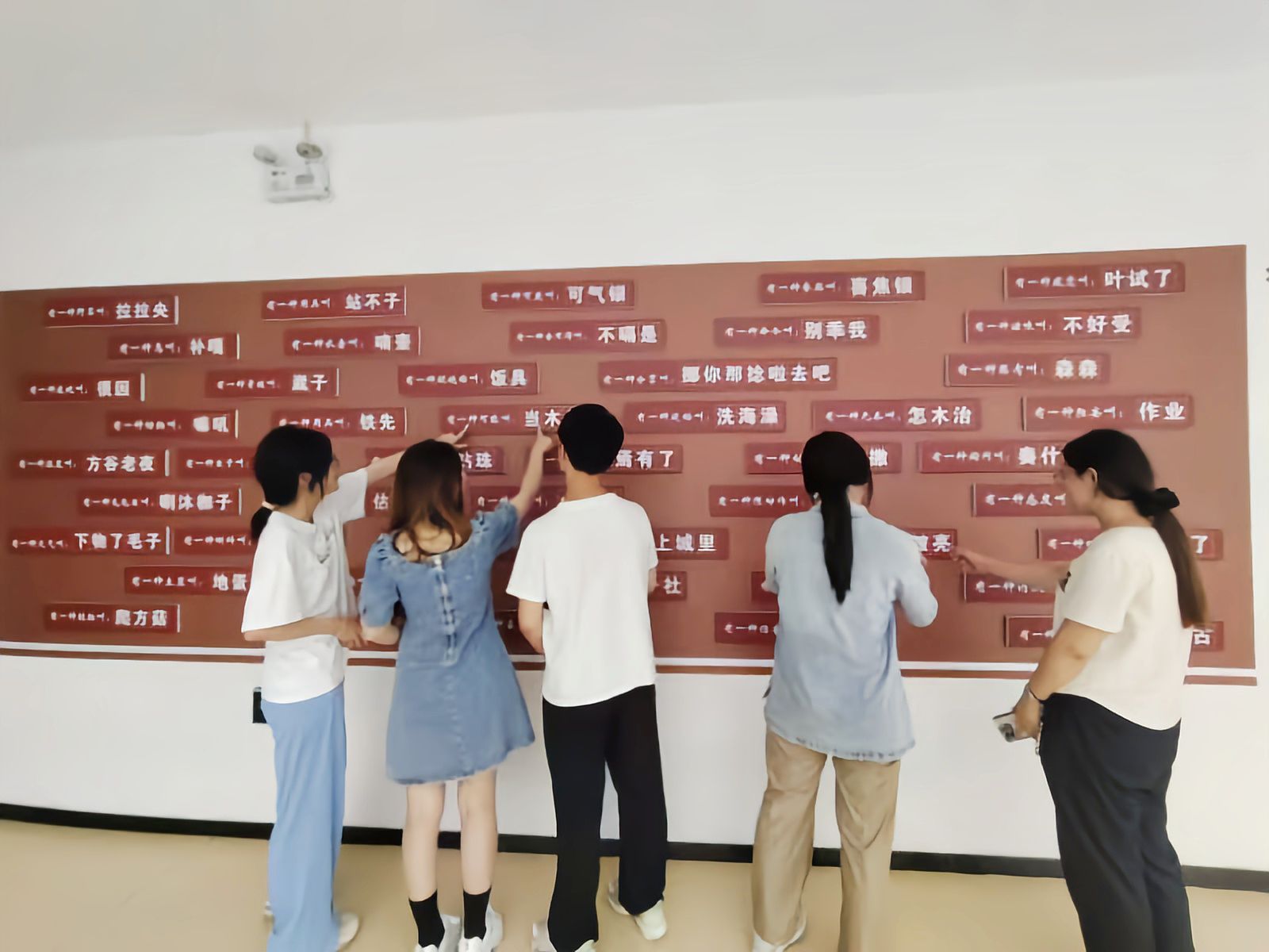 助方言發(fā)展，護(hù)傳統(tǒng)文化