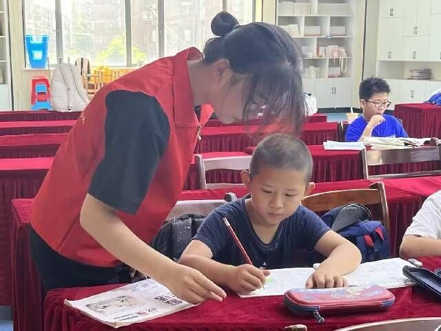 安徽學(xué)子三下鄉(xiāng)：紅色浸童心，童心永向黨