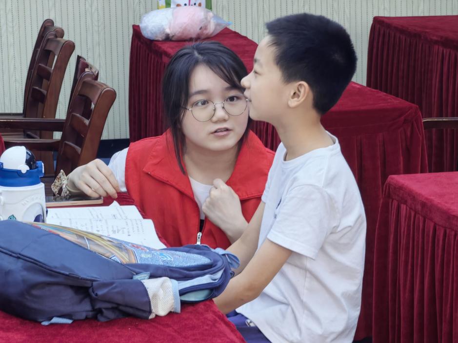 安徽學(xué)子三下鄉(xiāng)：垃圾回收齊行動，綠色環(huán)保伴我行