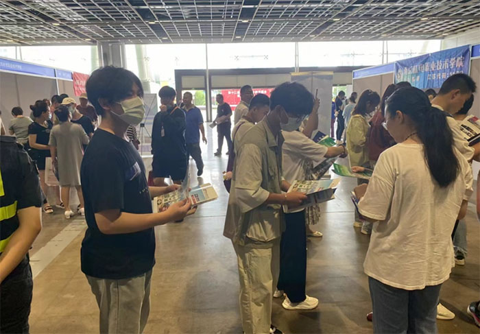 盛夏走金陵，伏月話常紡 ——機電學(xué)院開展“美麗常紡宣傳服務(wù)團”暑期社會實踐
