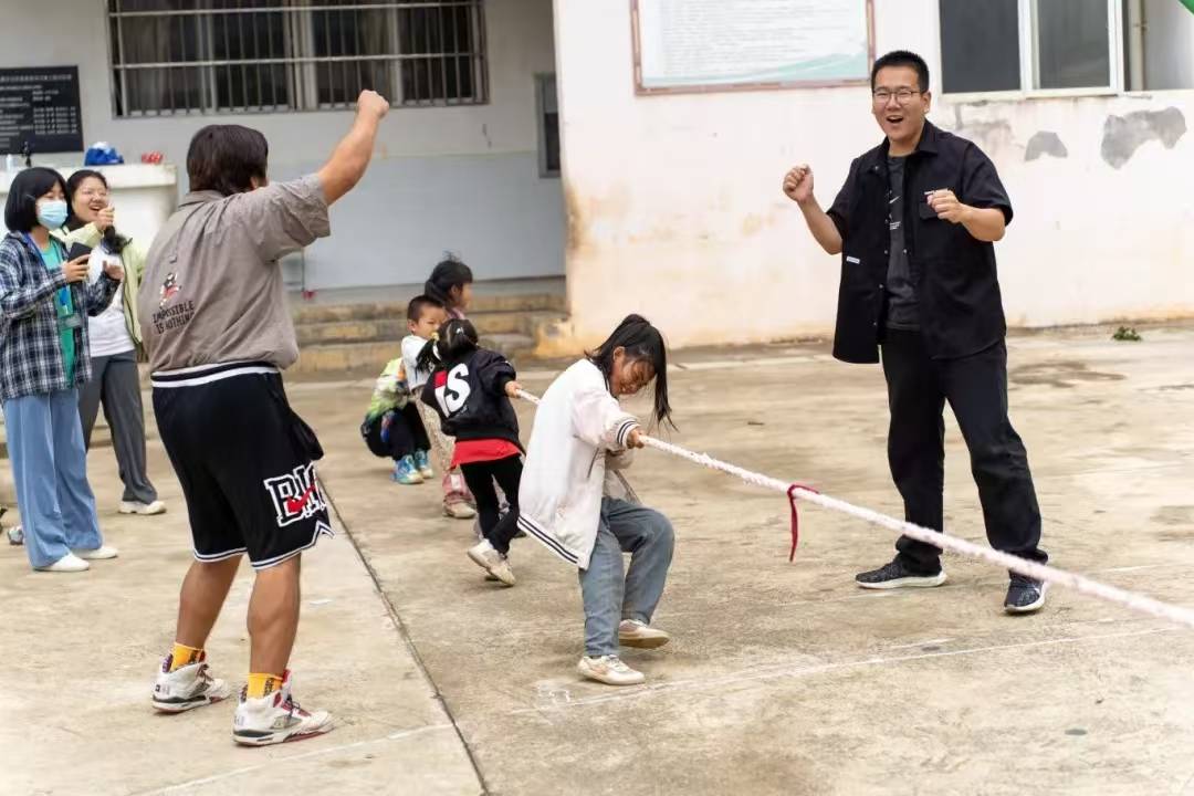 “心若向陽(yáng) 萬(wàn)物生長(zhǎng)”——望曦趣味運(yùn)動(dòng)會(huì)