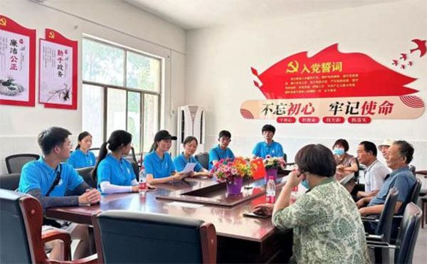 華北水利水電大學(xué)法學(xué)院社會實踐隊在長垣市宋莊便民服務(wù)中心組織開展黃河保護普法活動