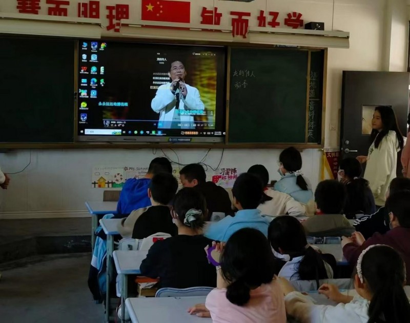 三下鄉(xiāng)|西安建筑科技大學(xué)信控學(xué)院“情暖童心”實(shí)踐團(tuán)隊(duì)于7月20日赴陜西省西安市鄠邑區(qū)草堂營(yíng)村開展活動(dòng)