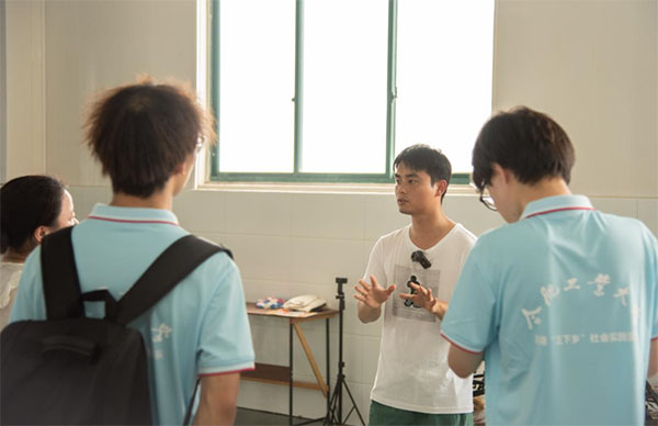 以星火之光，燃振興鄉(xiāng)村之路