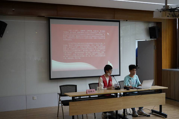 泰院學(xué)子進(jìn)社區(qū):貫徹二十大，奮斗新征程