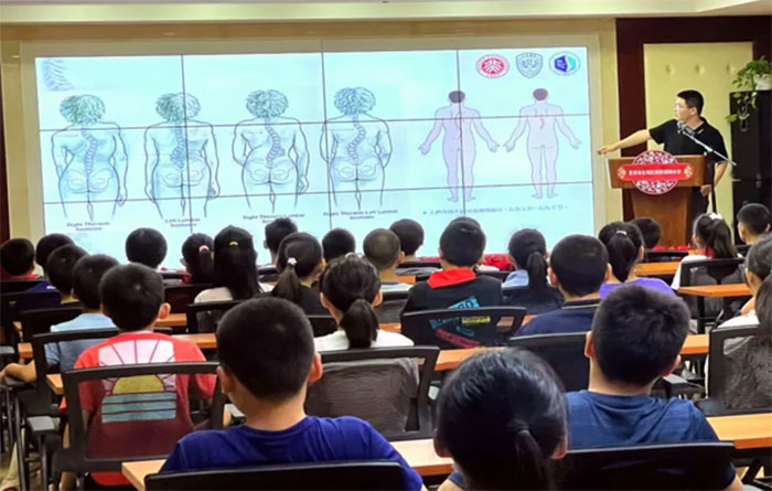 灰雀實(shí)踐團(tuán)：以身為媒，用科普打開(kāi)生命之窗