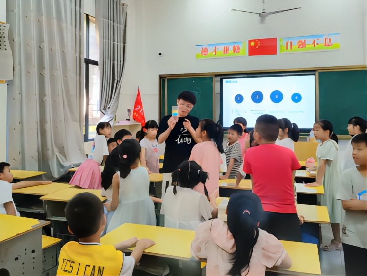 【青春建功，實(shí)踐鑄魂】童心相伴同行，共鑄七彩假期——中南大學(xué)湘雅公共衛(wèi)生學(xué)院教育關(guān)愛(ài)暑期社會(huì)實(shí)踐活動(dòng)正式開(kāi)始！