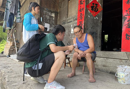 書香新時(shí)代，“典”亮新征程——長安大學(xué)筑夢黔行實(shí)踐隊(duì)開展“典耀中華”誦讀活動