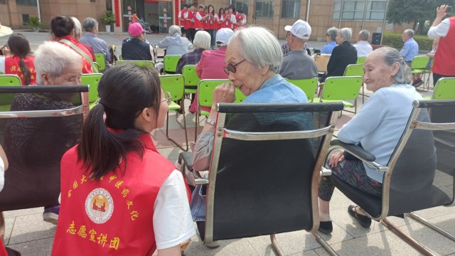 傳播中醫(yī)藥文化：古法新傳，宣講團養(yǎng)老院行普及中醫(yī)文化