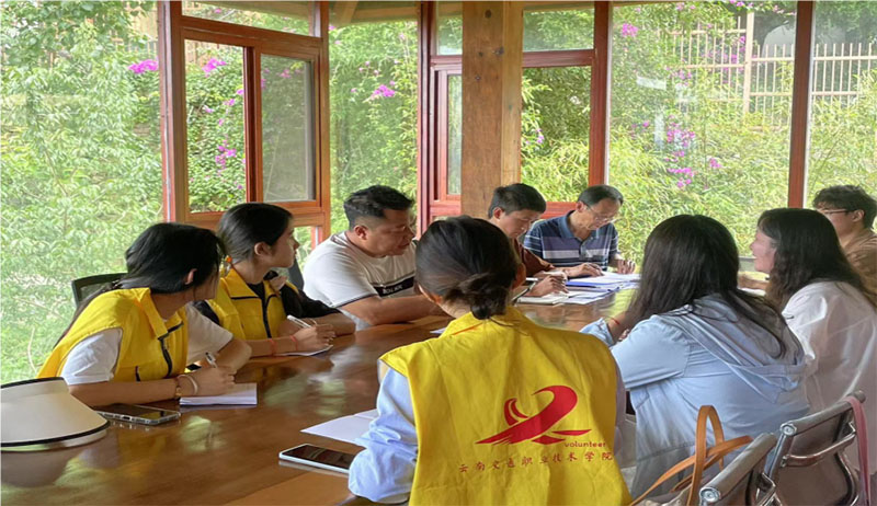 云上景邁探新路：電商織網(wǎng)+推普潤(rùn)心，繪制鄉(xiāng)村振興的斑斕畫(huà)卷