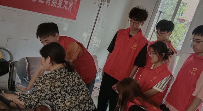 關(guān)愛老人健康，傳遞關(guān)懷之心