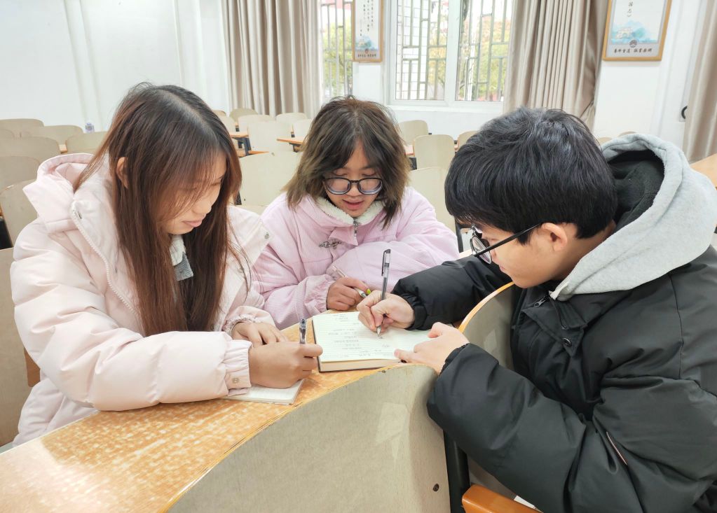 廣西師范大學(xué)“體育旅游產(chǎn)業(yè)轉(zhuǎn)型路徑研究隊(duì)”開展社會(huì)實(shí)踐調(diào)研活動(dòng)