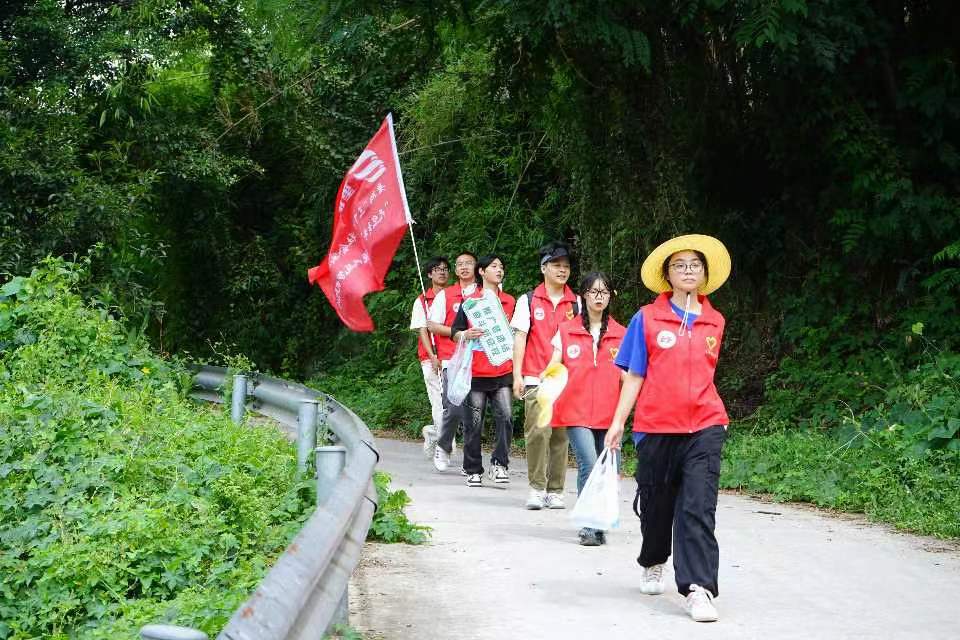 推普筑未來，繪頌譜華章——“天空青年”筑夢實踐團推普助力鄉(xiāng)村振興