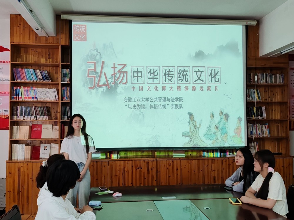 青春獻(xiàn)社區(qū)，文化潤(rùn)人心