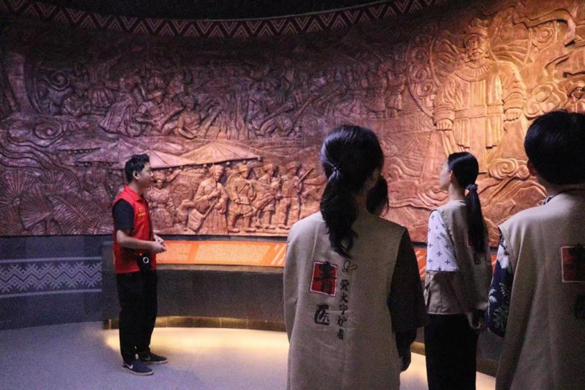 佛山科學(xué)技術(shù)學(xué)院學(xué)子三下鄉(xiāng)：探尋瑤鄉(xiāng)文化，感悟民族團(tuán)結(jié)