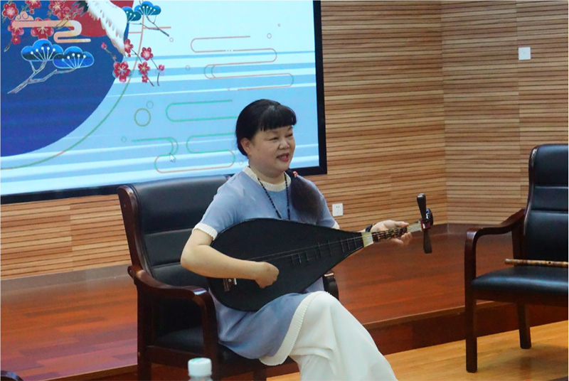聽?zhēng)熤v課，走進(jìn)南音