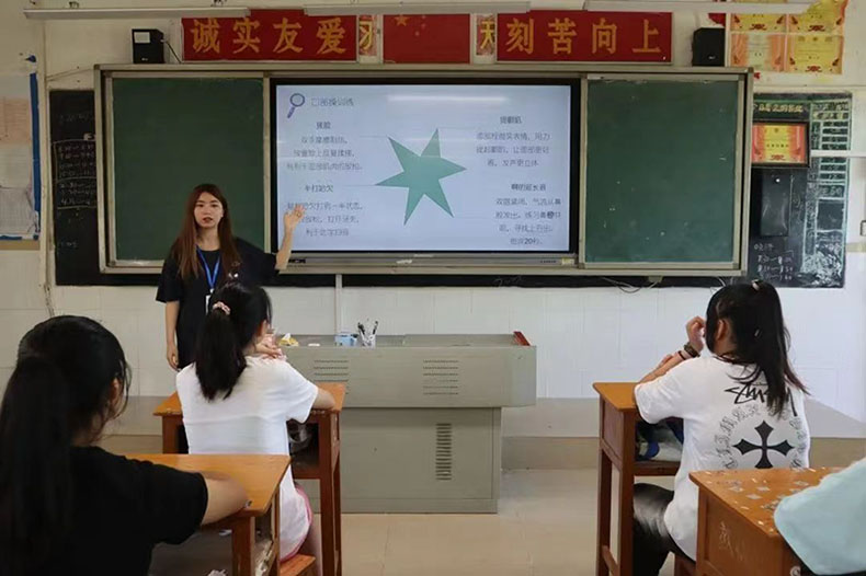 吳川“市長杯”足球賽火熱展開 足協(xié)主席暢談鄉(xiāng)村足球發(fā)展