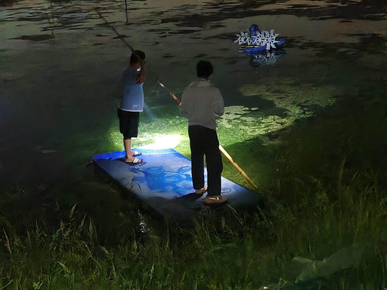 蘇州學(xué)子三下鄉(xiāng)：拂曉初照干勁足，漁歌唱晚詩意濃