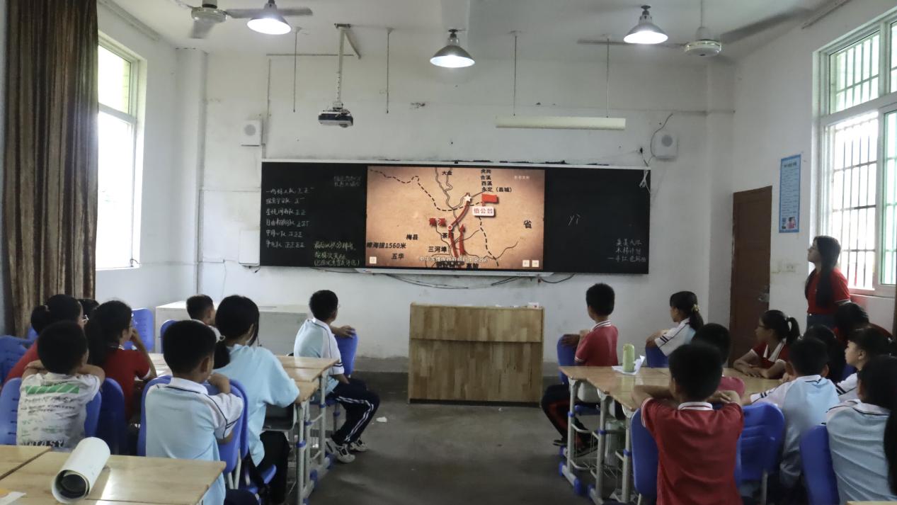 集大學(xué)子踏尋紅色足跡：創(chuàng)新課堂講紅色文化，攜手童心續(xù)革命血脈