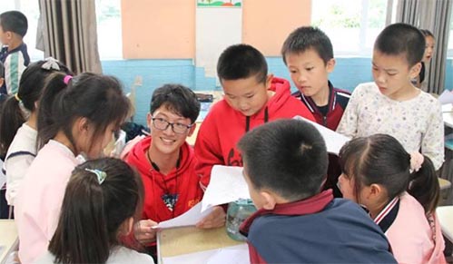 心相隨，愛永伴——商學(xué)院青年志愿團五月支教活動順利舉行