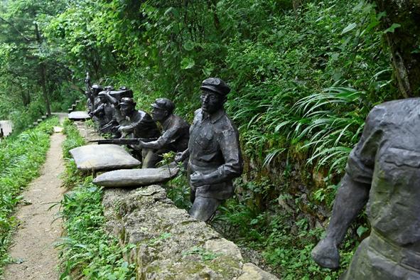 南郵學子三下鄉(xiāng)：邁雄關漫漫，感鐵骨錚錚