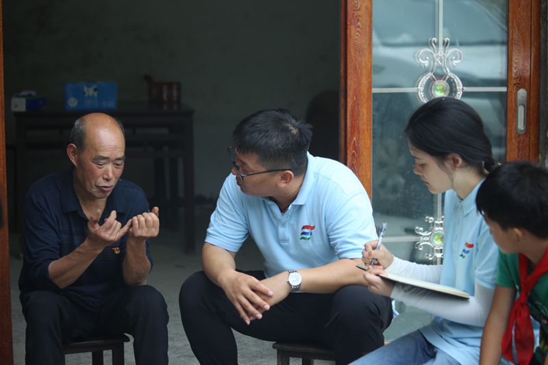 重外院學子三下鄉(xiāng)：黨齡五十載，從不忘黨恩