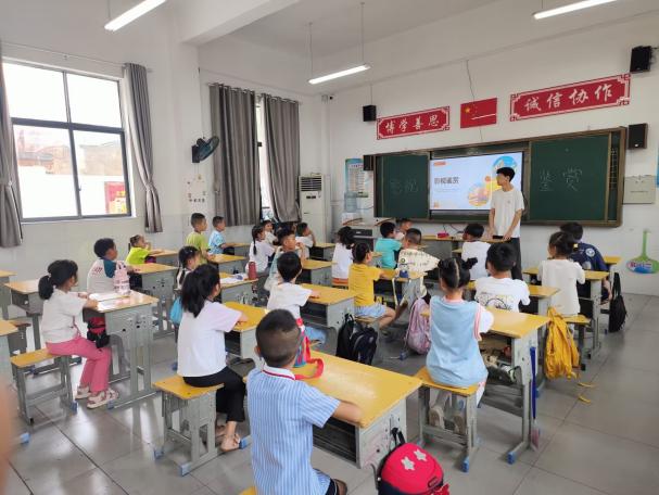 武昌理工學院云夢書韻志愿服務隊：探索銀幕藝術，傳承電影文化