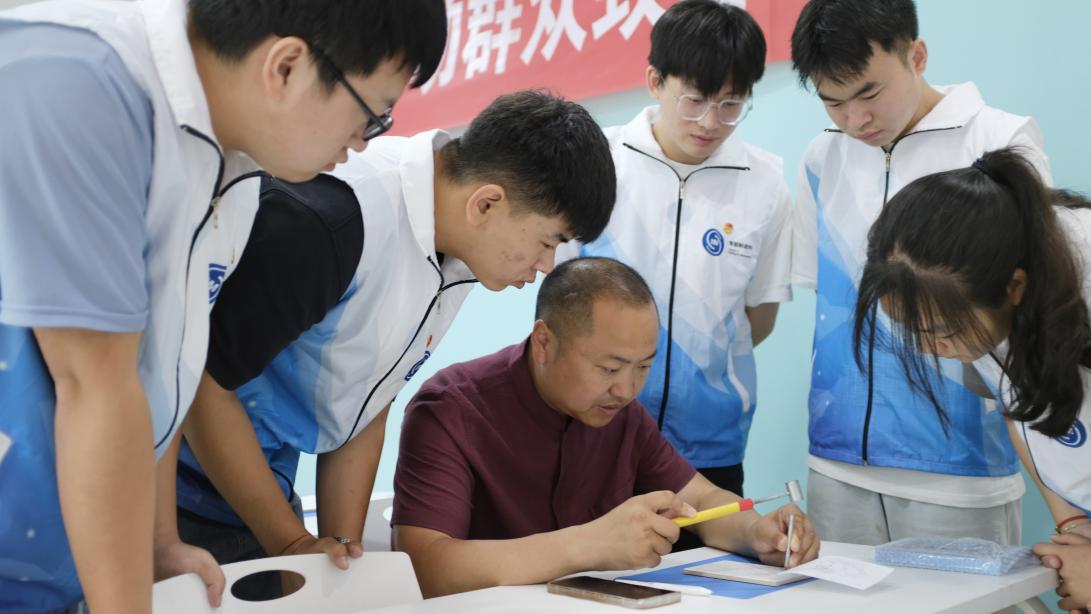 南信院學(xué)子三下鄉(xiāng)：瓷藝文化，匠心傳承——走近大豐瓷刻傳