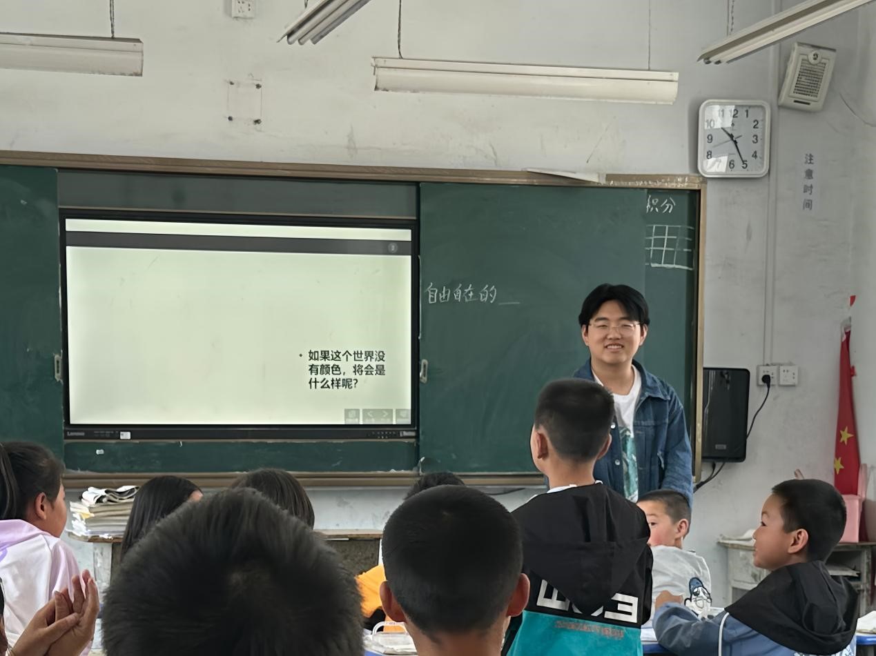 河南工業(yè)大學(xué)學(xué)子三下鄉(xiāng)——心系教育發(fā)展，弘揚(yáng)紅色精神