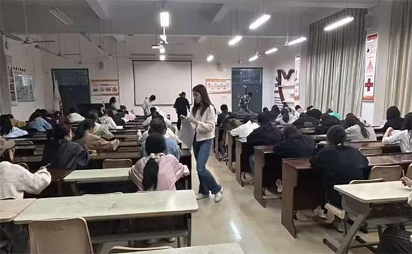 “心理健康知識預(yù)備賽”后勤志愿服務(wù)