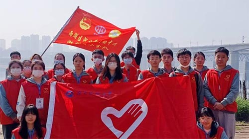雷鋒精神遍天下，志愿暖流漾人心