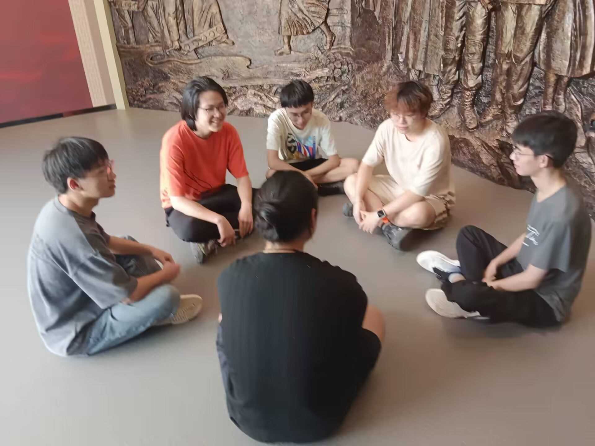 革命薪火永不息——電氣信息學(xué)院赴青白江區(qū)英烈紀(jì)念園開展三下鄉(xiāng)實踐活動