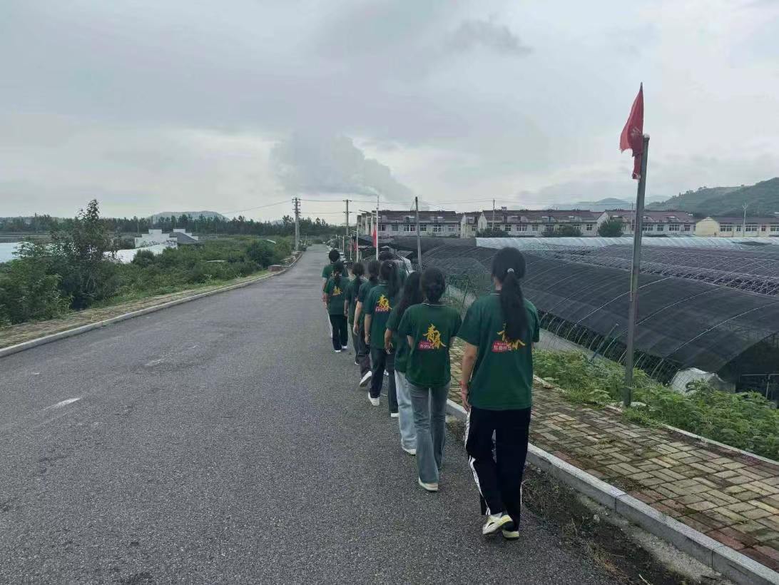 《巢湖學(xué)院赴三鎮(zhèn)調(diào)研大棚薄膜改革：收獲與成長》