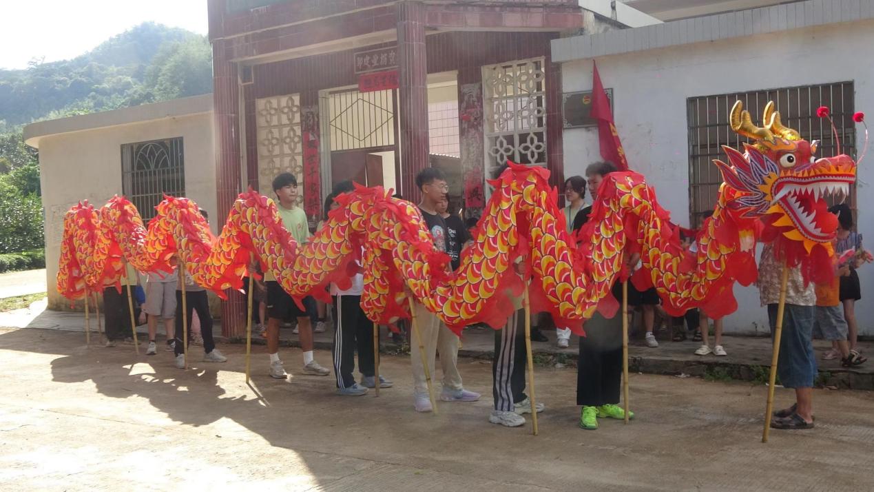 聆聽客韻回聲，賡續(xù)非遺血脈 ——華南師范大學(xué)柳夏星火暑期社會實(shí)踐服務(wù)隊(duì)“非遺客韻”系列課程通訊稿