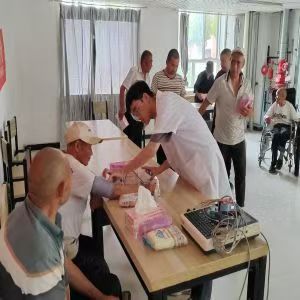情暖敬老院，健康伴暮年