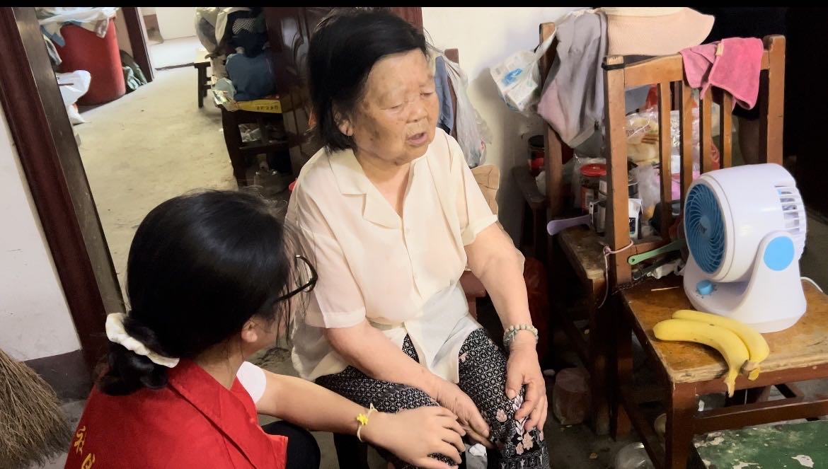 到基層去，中南學(xué)子感悟社區(qū)黨魂