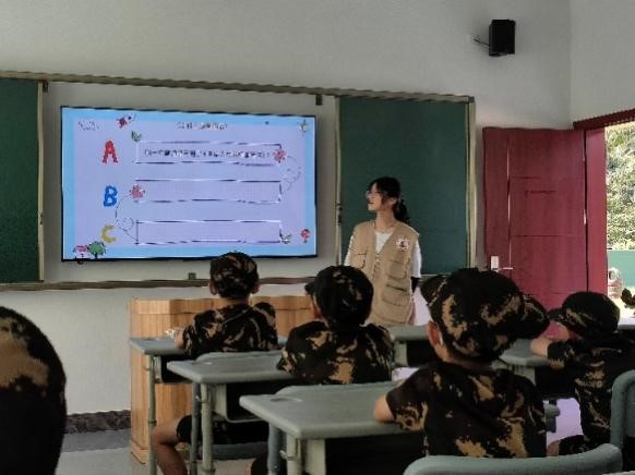 佛科院學(xué)子深入連南瑤族自治縣三下鄉(xiāng)：義教促交流，互助共成長(zhǎng)