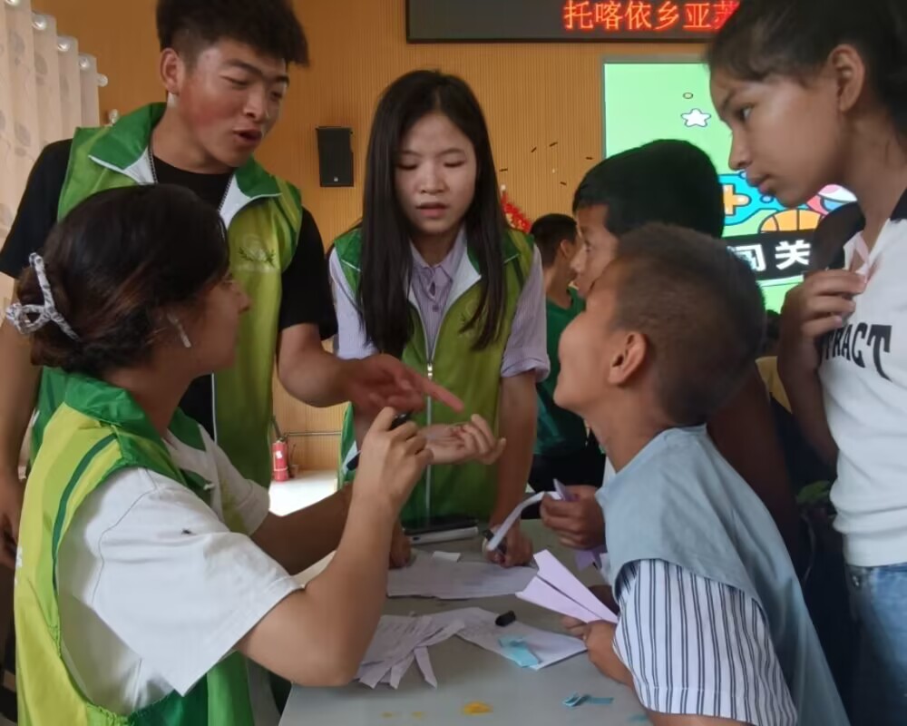 農(nóng)科學子推普下鄉(xiāng)，筑牢文明素養(yǎng)壁壘