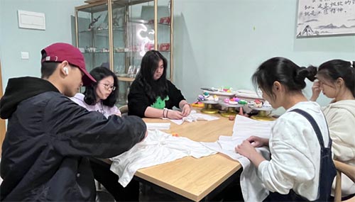 “觀今宜鑒古，無古不成今”——移通學(xué)子在非遺工藝中感受工匠之風(fēng)