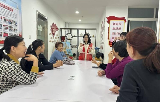 山東大學(xué)城市社區(qū)隔代養(yǎng)育群體關(guān)護(hù)項目實踐隊開展專業(yè)勞動教育活動