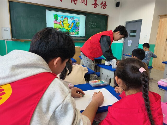 晉中信息學(xué)院市民課堂專項志愿服務(wù)隊走進太谷區(qū)韓村學(xué)校開展支教活動